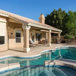 Spacious Golf Course House With Pool Heater, Goodyear